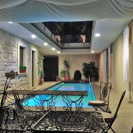 Borgo Hedone With Shared Pool Daire *