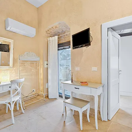 Borgo Hedone With Shared Pool