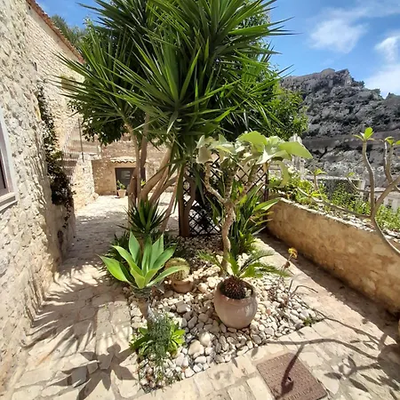 Daire Borgo Hedone With Shared Pool