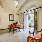Borgo Hedone With Shared Pool Шикли